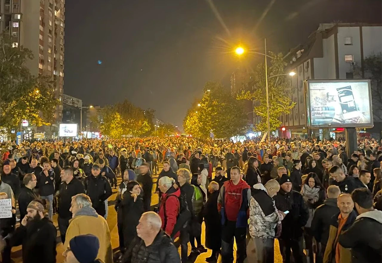 Više tisuća prosvjednika okupilo se u Novom Sadu