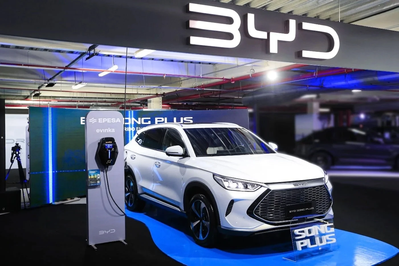 BYD kreće u lov na Teslu