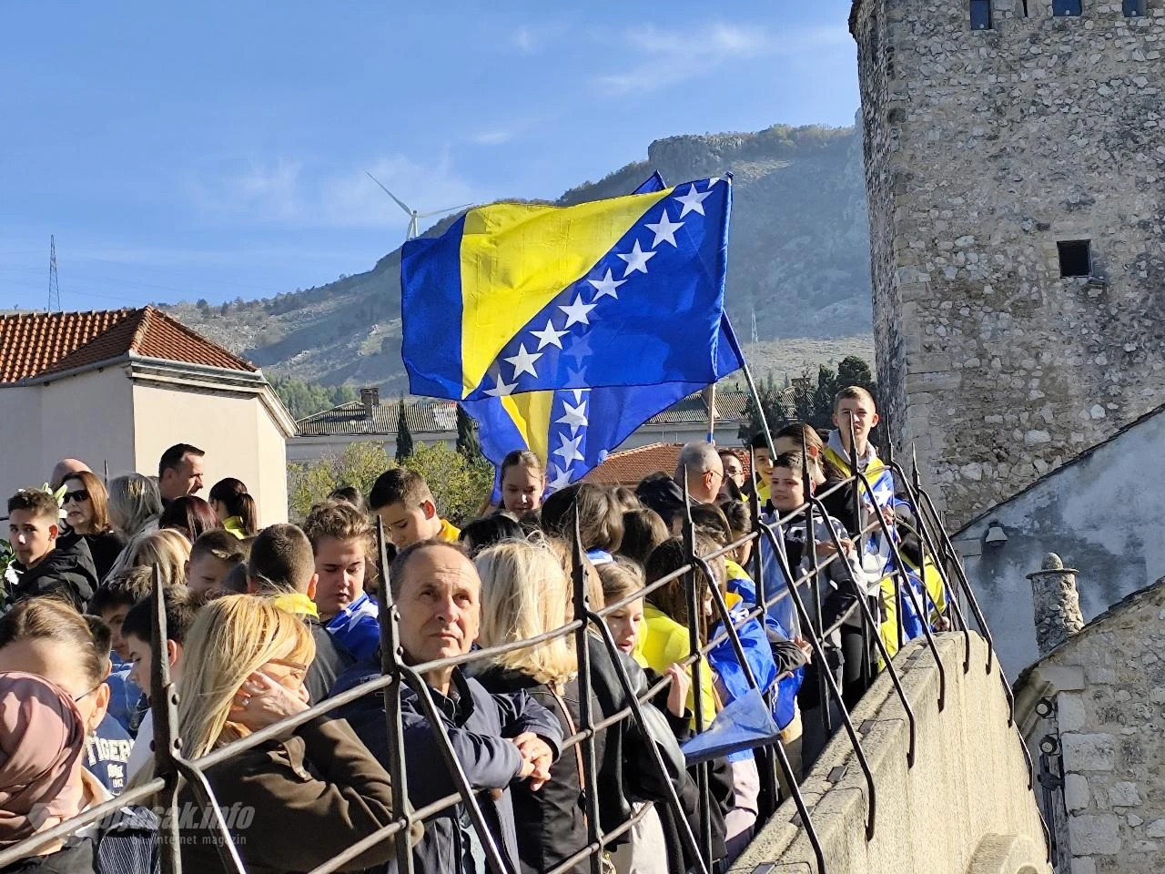 VIDEO | Skokom u Neretvu obilježena godišnjica rušenja Starog mosta