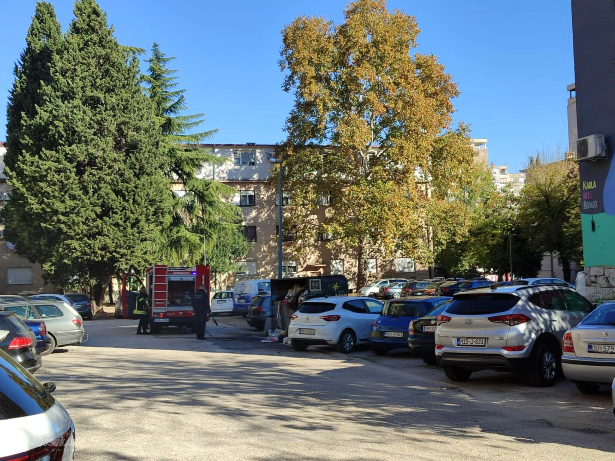 Mostar: Brza intervencija vatrogasaca, ugasili vatru u kontejnerima u Zagrebačkoj ulici