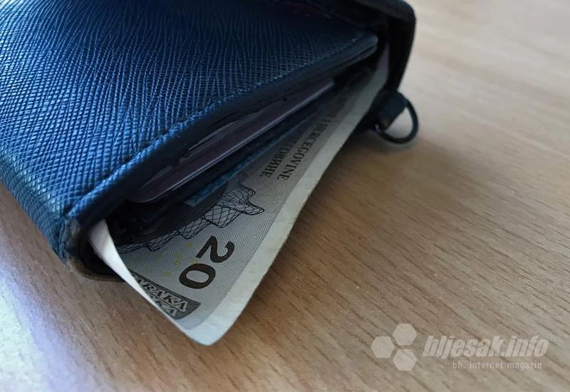 U RS-u traže da se smanji minimalna plaća