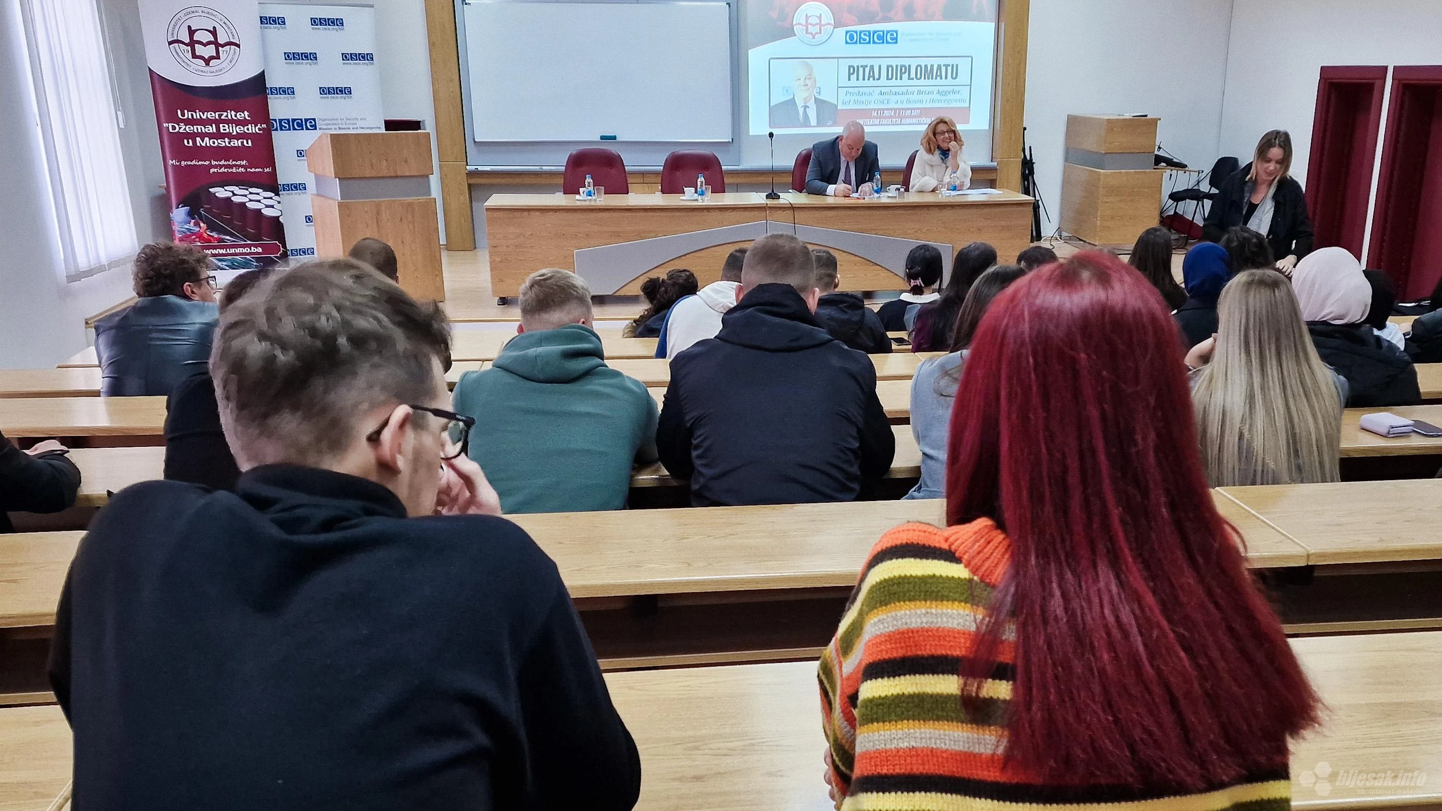 Mostar: Studenti pitali diplomatu