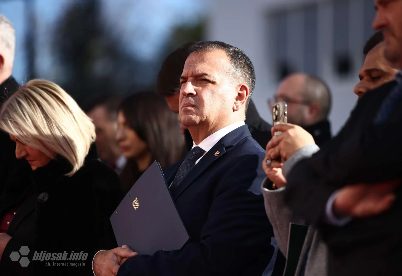 Policija pretresa kuću hrvatskog ministra Vilija Beroša