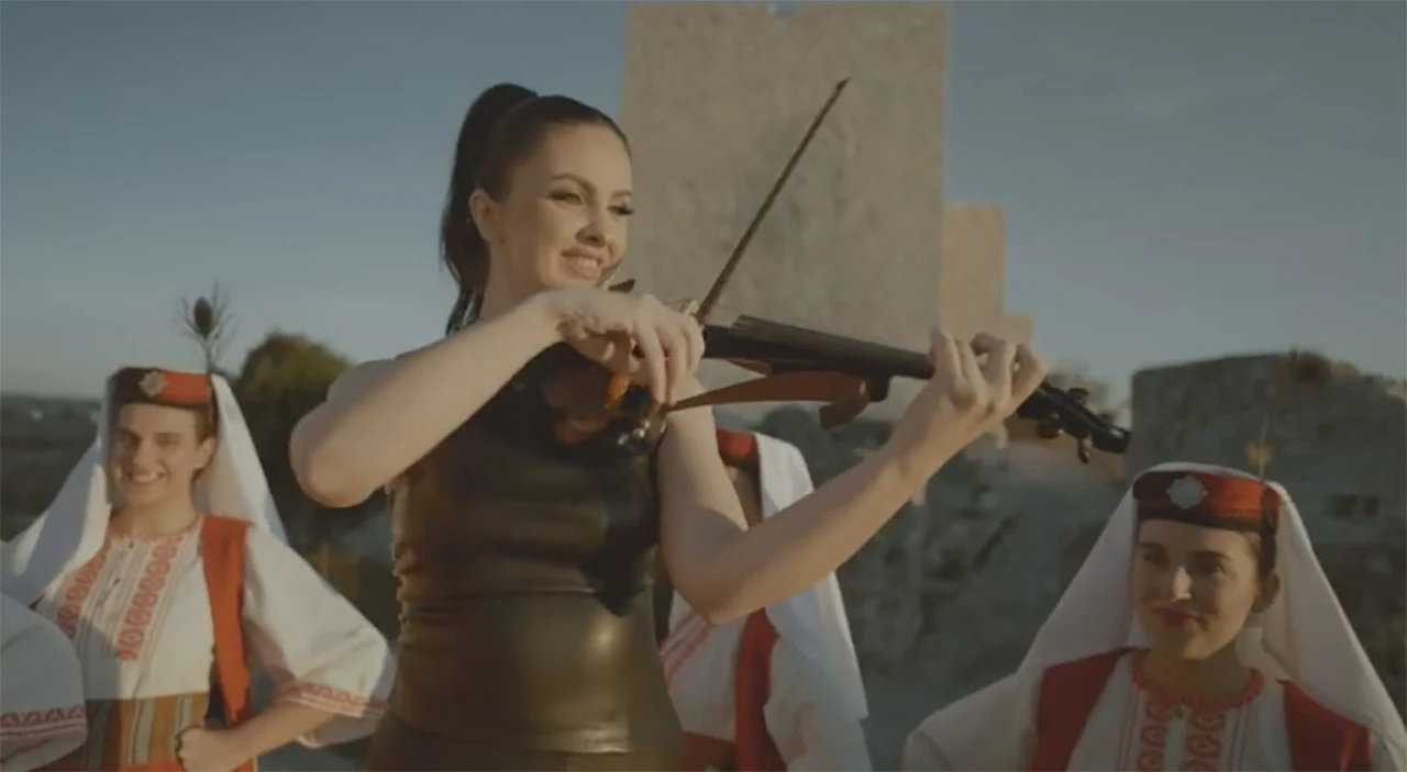 Mostarska violinistica ima novu pjesmu – Poslušajte!