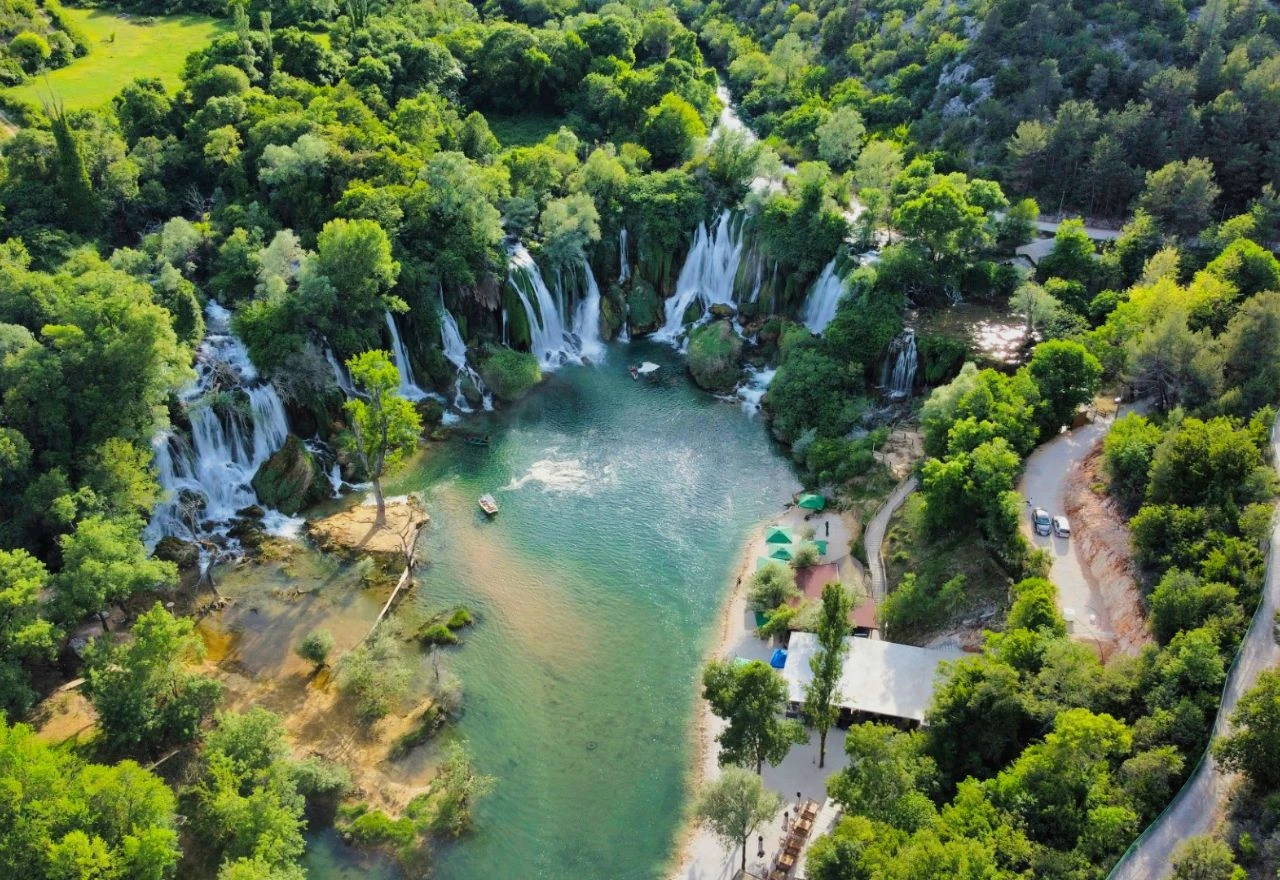 Porastao broj posjeta vodopadu Kravica, 80 posto stranaca