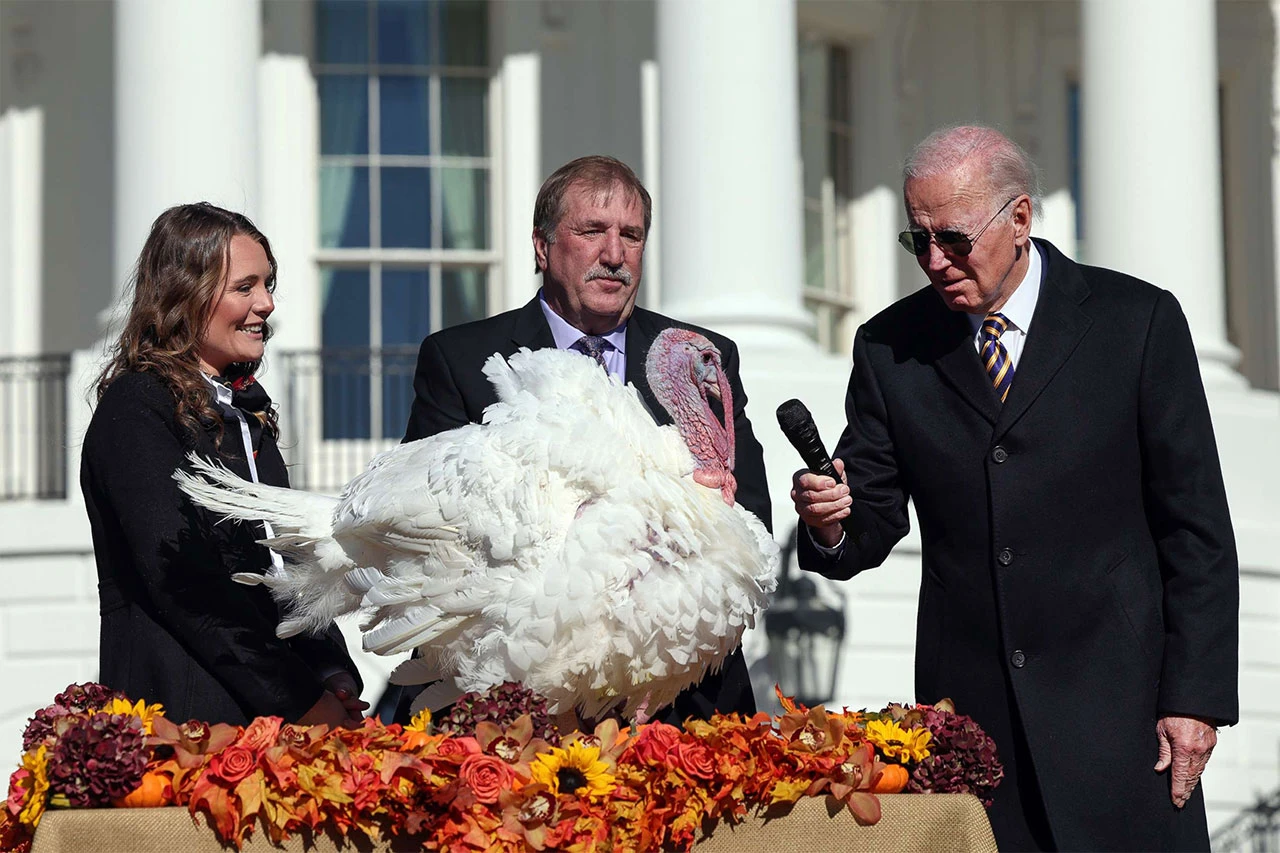 Dirljive vijesti iz Bijele kuće: Biden pomilovao purice Peach i Blossom