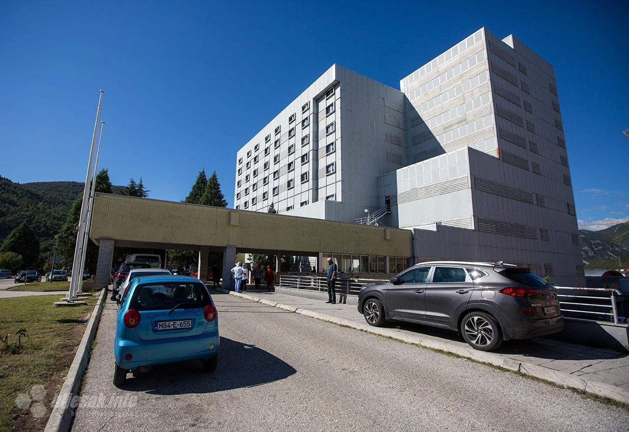 Mostar: Preminula djevojčica koja je pala sa zgrade