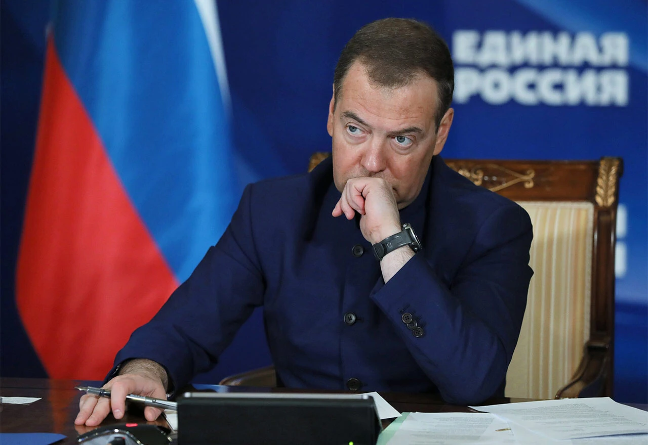 Medvedev: Čini se da se moja tužna šala pretvara u zastrašujuću stvarnost