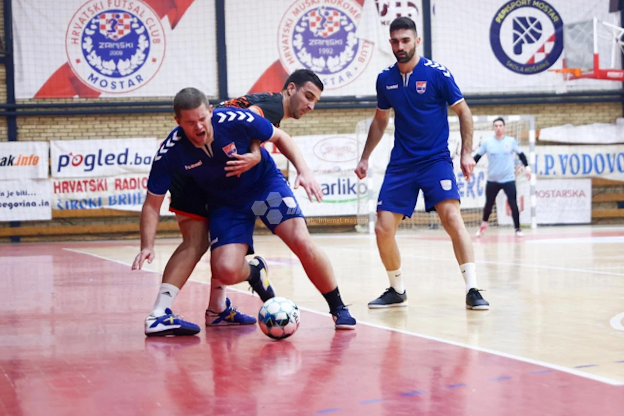 Na Božićnom turniru igrane utakmice, poznata tri putnika u drugi krug