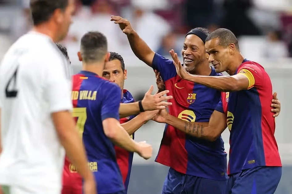VIDEO I Veteranski El Clásico, Ronaldinho skinuo paučinu kao nekada 