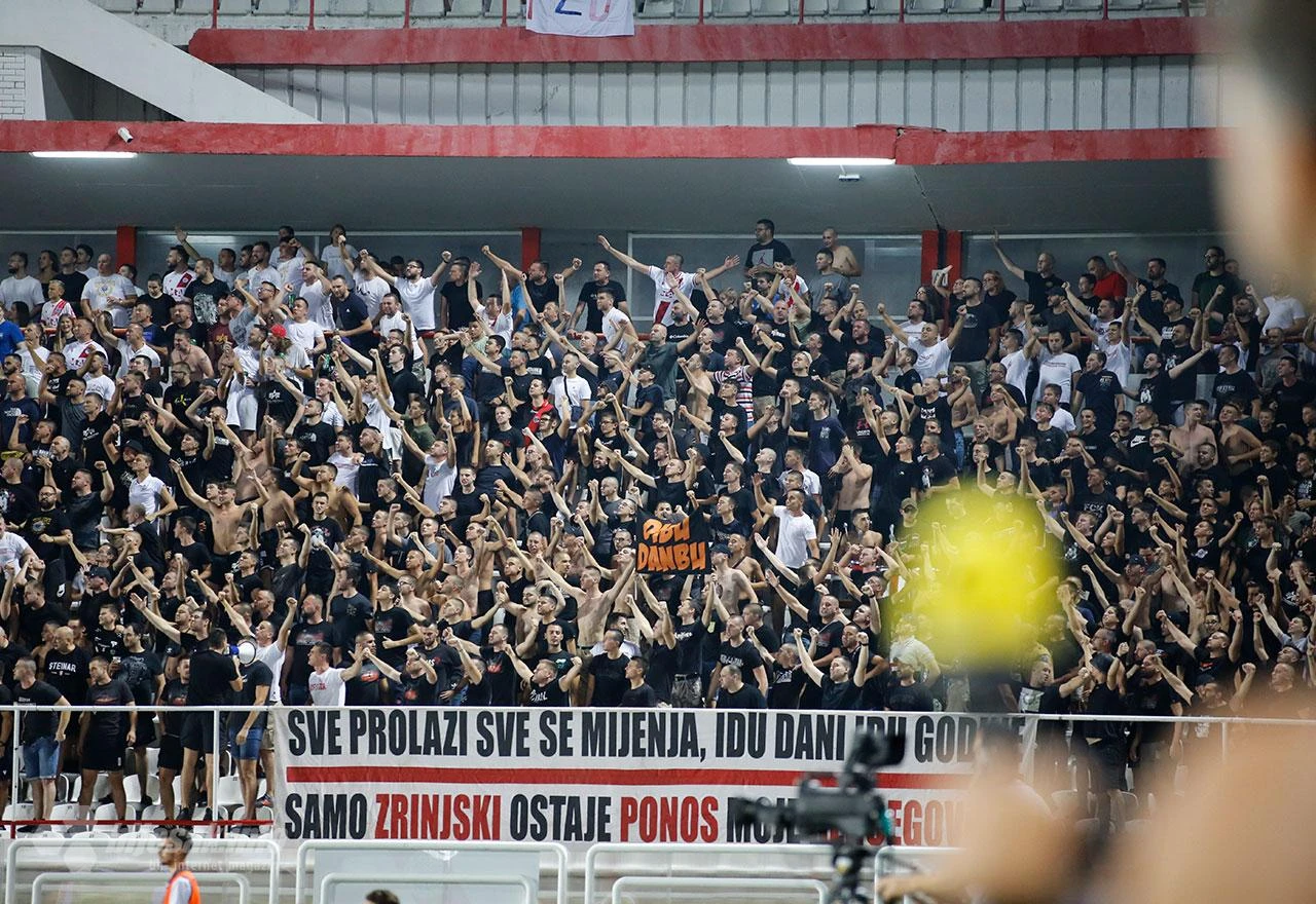 Ultrasi traže objašnjenje zbog zabrane ulaska s transparentom i šalovima