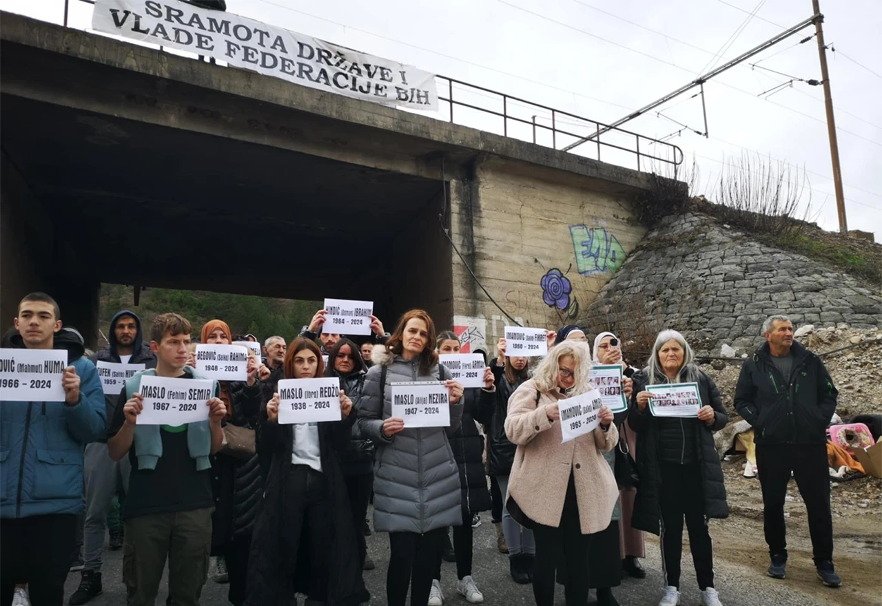 Mještani Donje Jablanice opet prosvjedovali: ''Živimo u tuđim kućama''