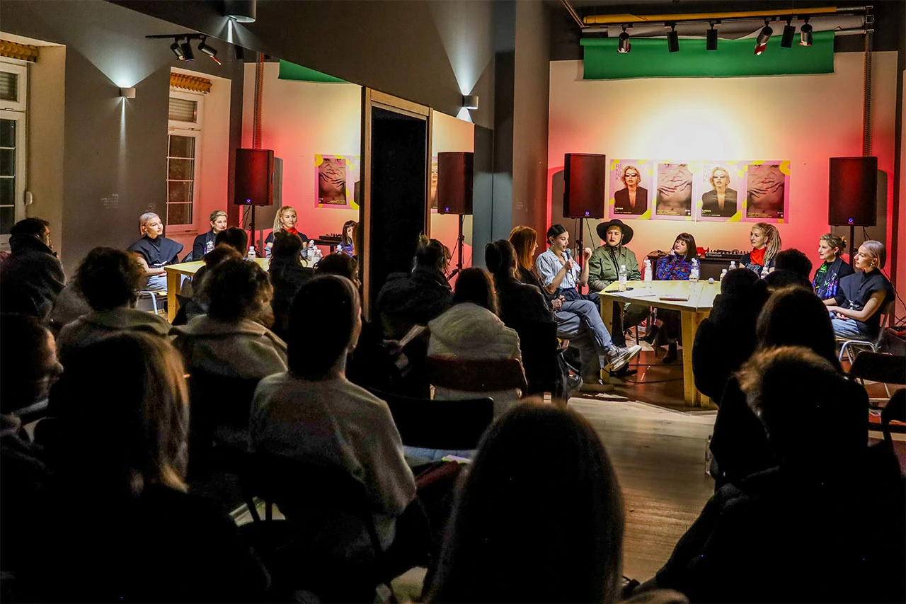 Talk Art konferencija okupila umjetnice: Dijalog, performans i klupska vibracija