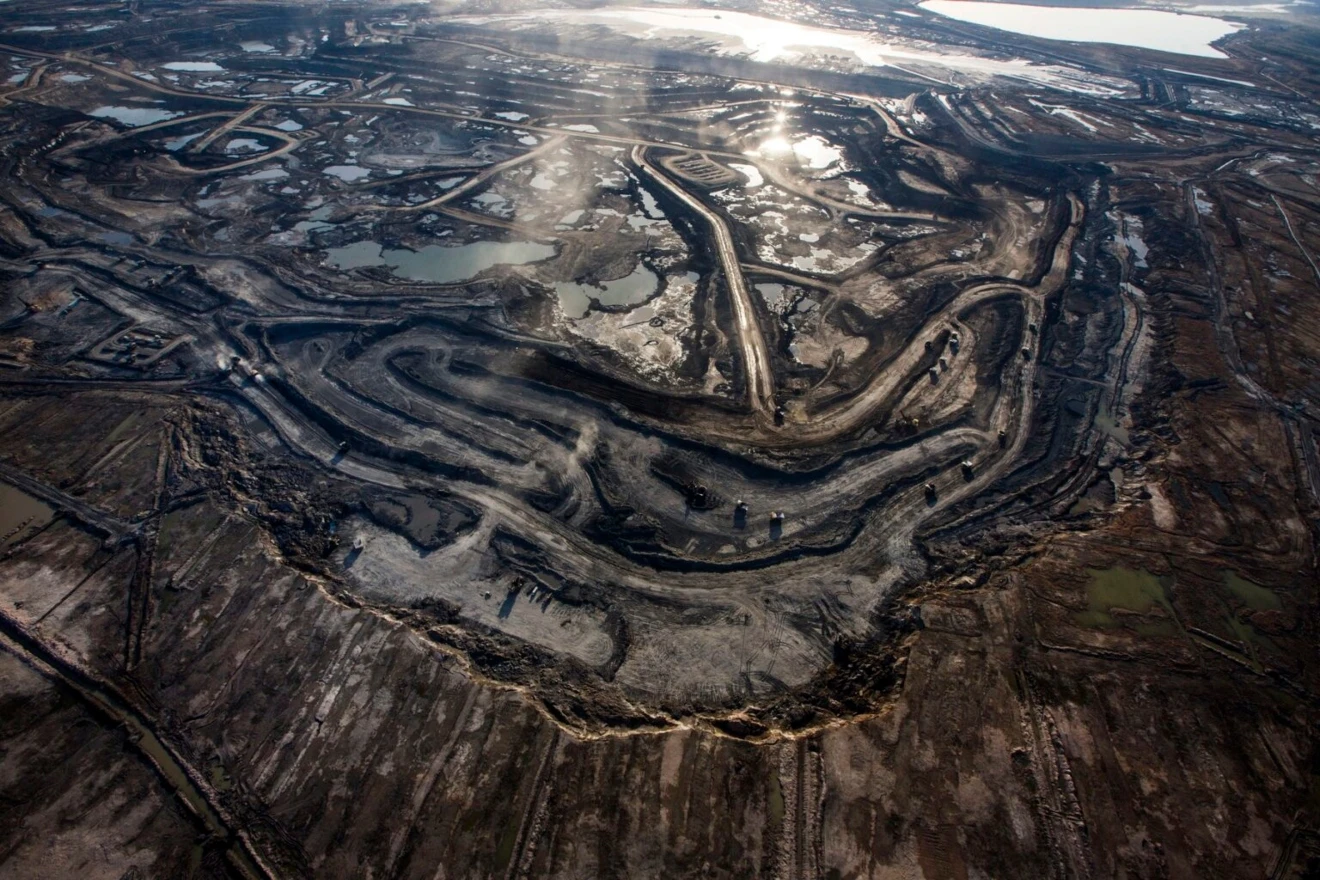 Koje zemlje otvaraju najveća naftna polja, dok čitav svijet priča o klimatskim ciljevima?