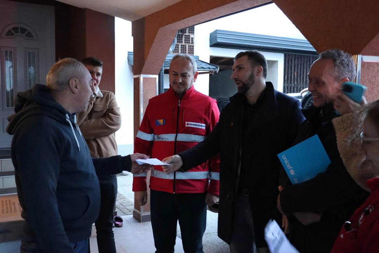 Podrška za obitelji pogođene poplavama: Nakon dva mjeseca podijeljeni prvi vaučeri 