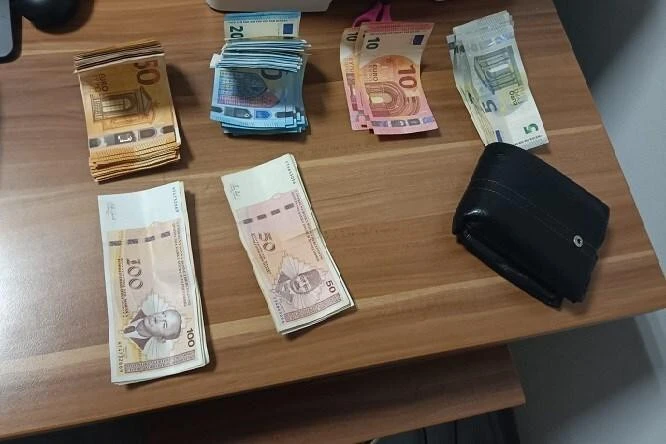 Državljanin BiH u teretnjaku skrivao 26.530 eura i 1000 KM