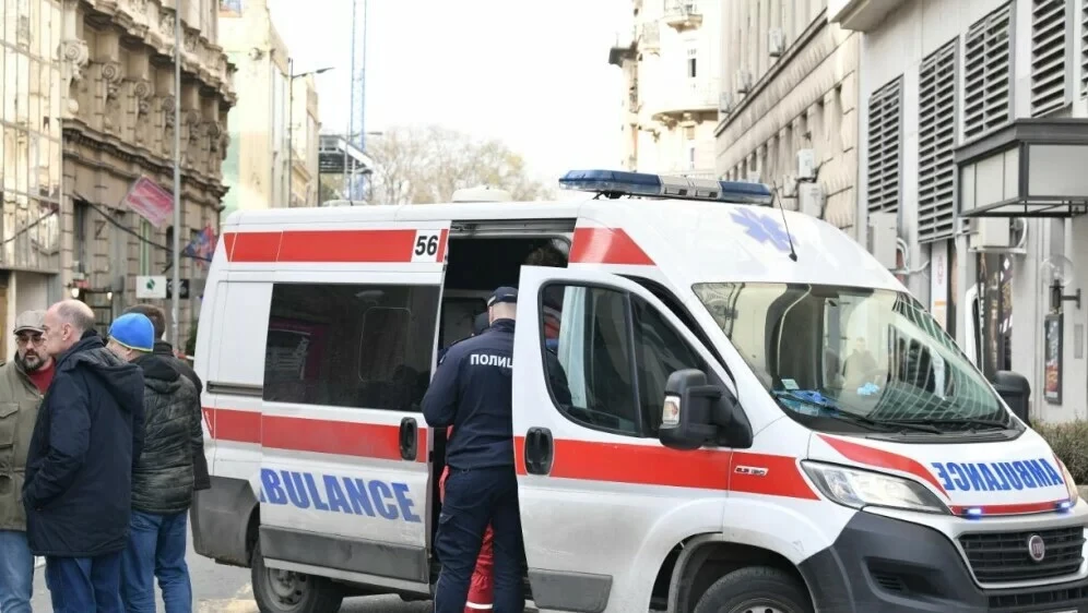 Muškarac pregazio ljude na skupu za žrtve Novog Sada