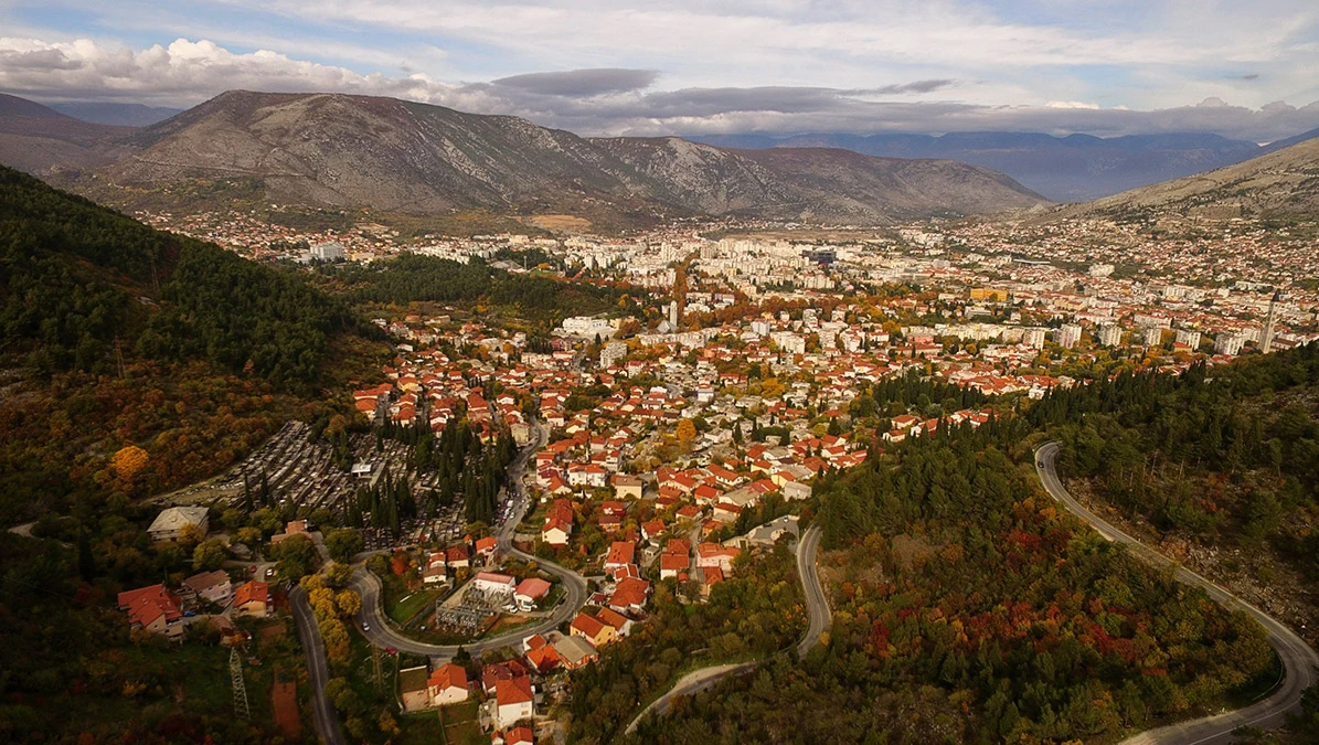 Sunčan dan iznad Mostara