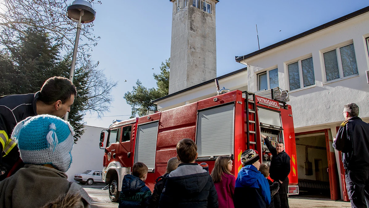 Vatrogasci educiraju najmlađe