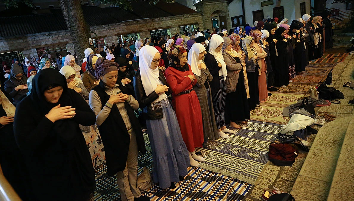 Prvi teravih-namaz 