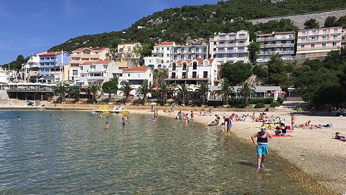 Kupači na neumskoj plaži