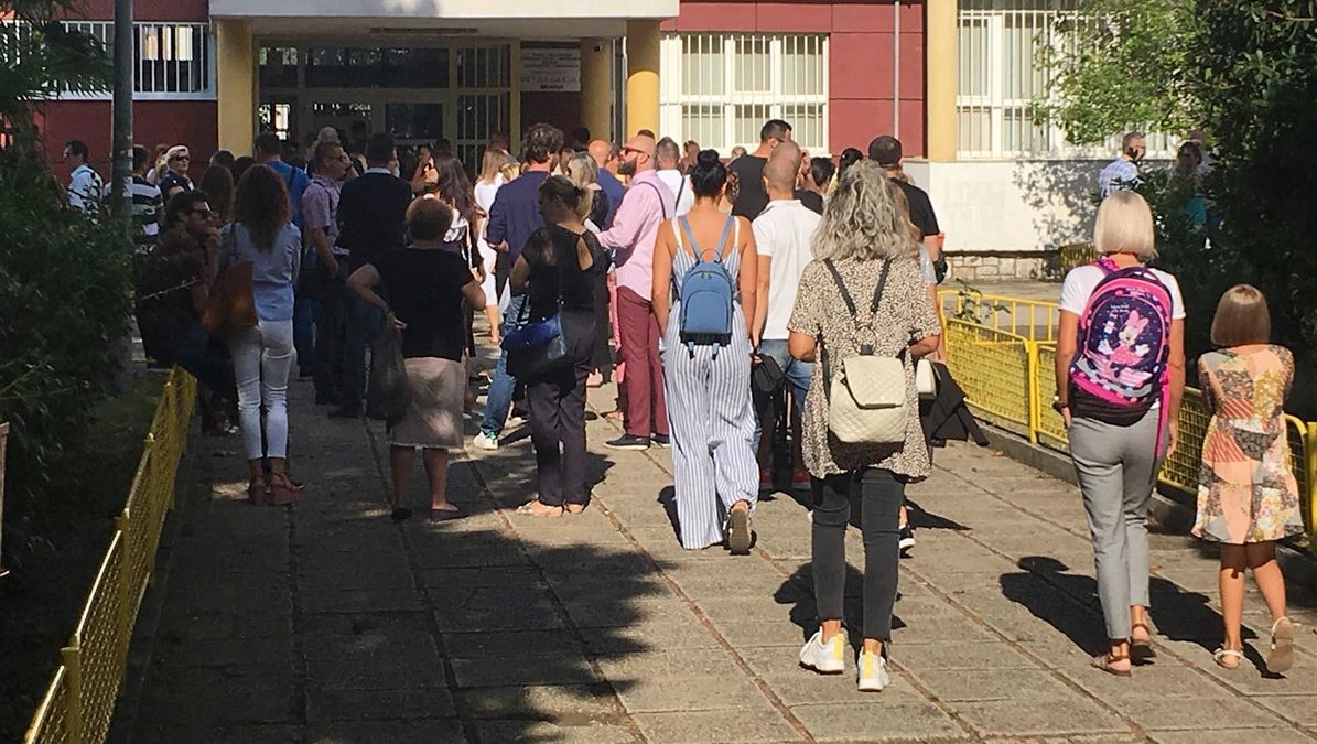 Školarci, sretno!