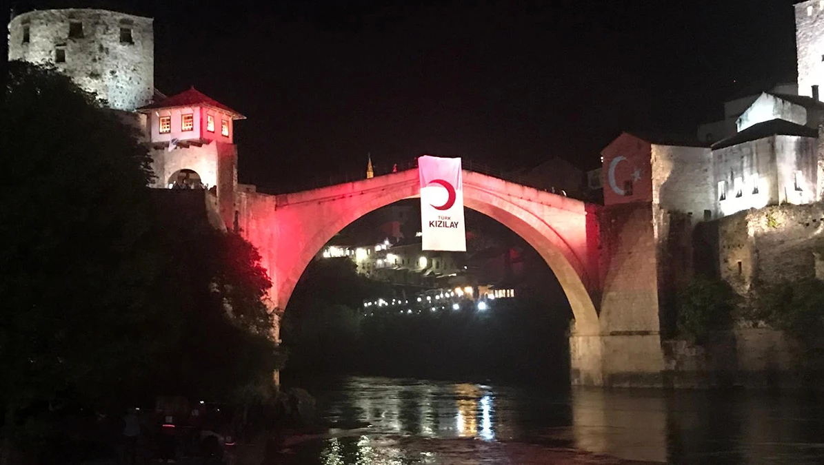 Stari most u bojama Turske