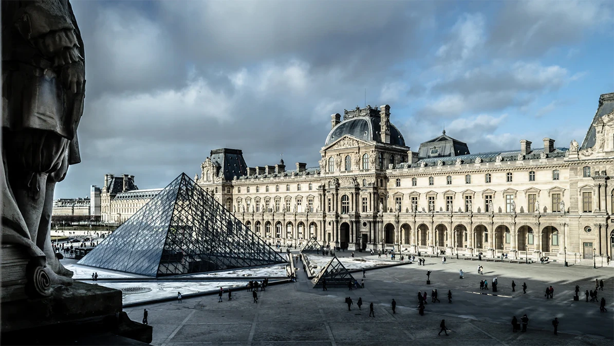 Otvoren Louvre