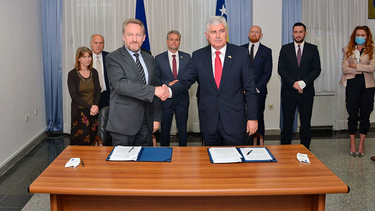 Još jedno rukovanje u Mostaru