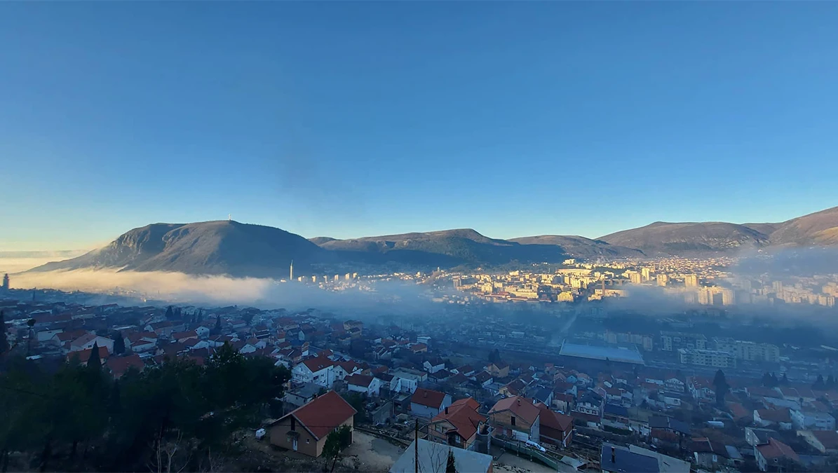 Maglovito mostarsko jutro