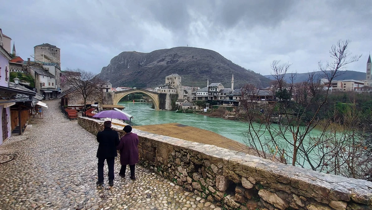 Rijetki šetači i nabujala Neretva