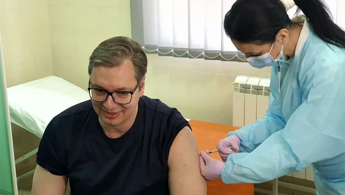 Vučić se cijepio kineskim Sinopharmom