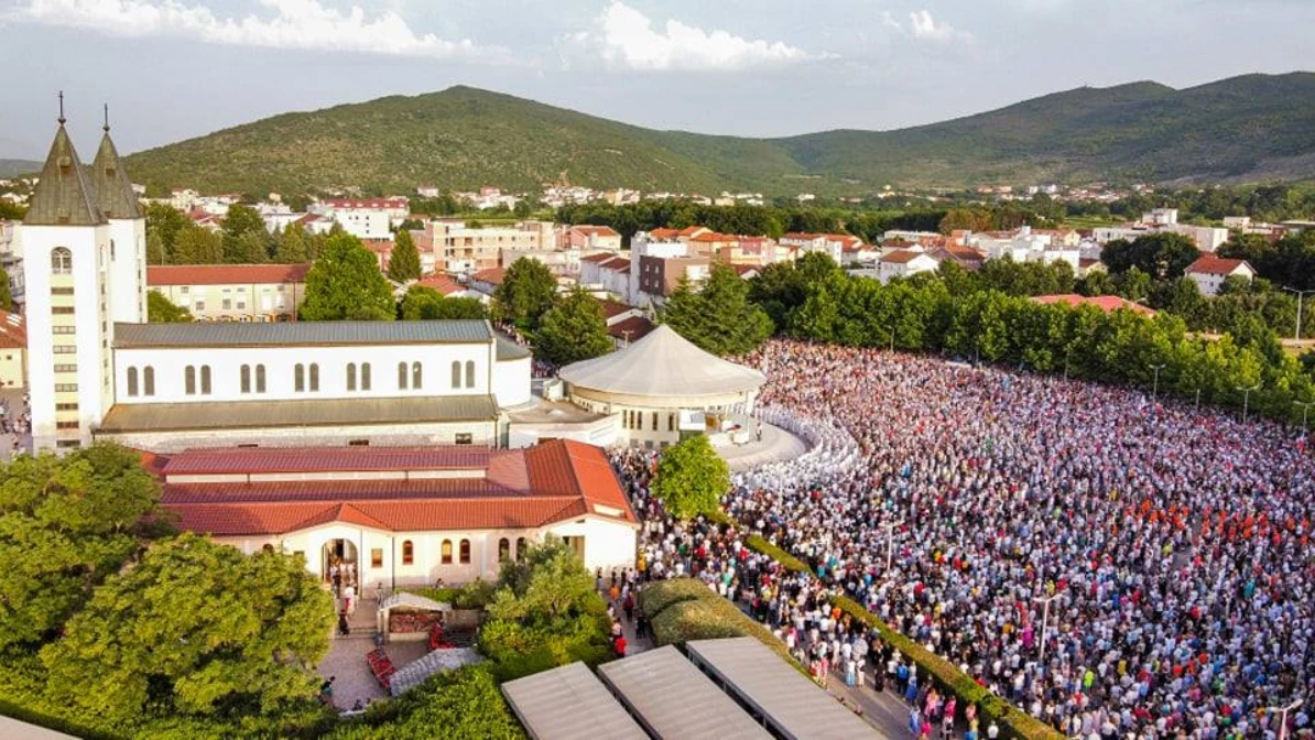 Više od 20.000 vjernika zajedno u molitvi 