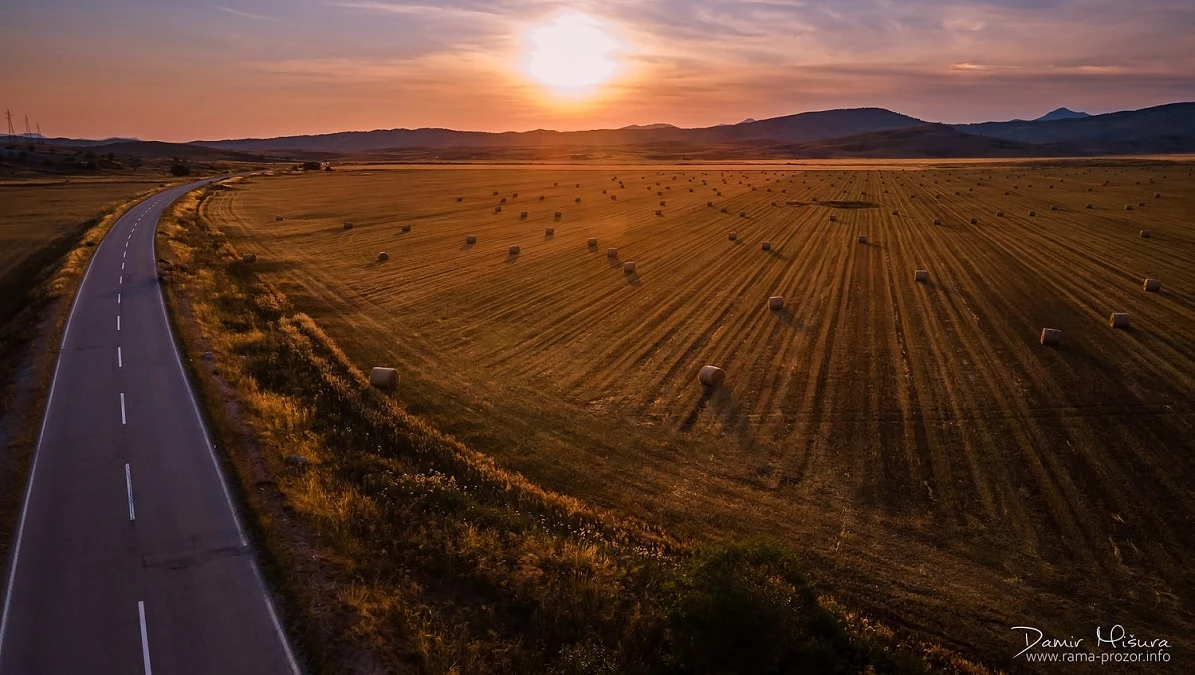 Zalazak sunca na Ravanjskom polju