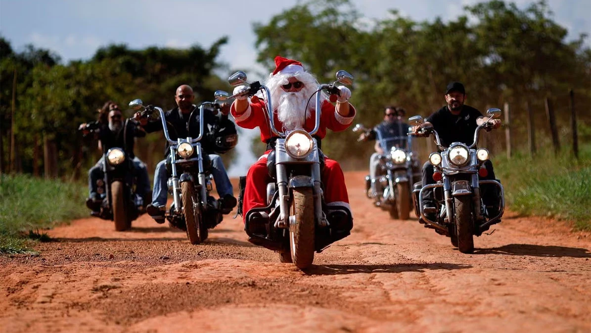 Here comes Santa 
