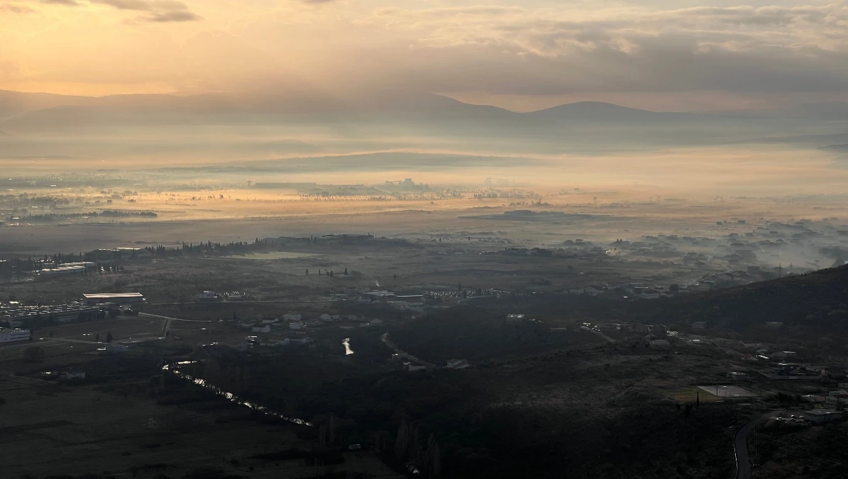 Jutro iznad grada