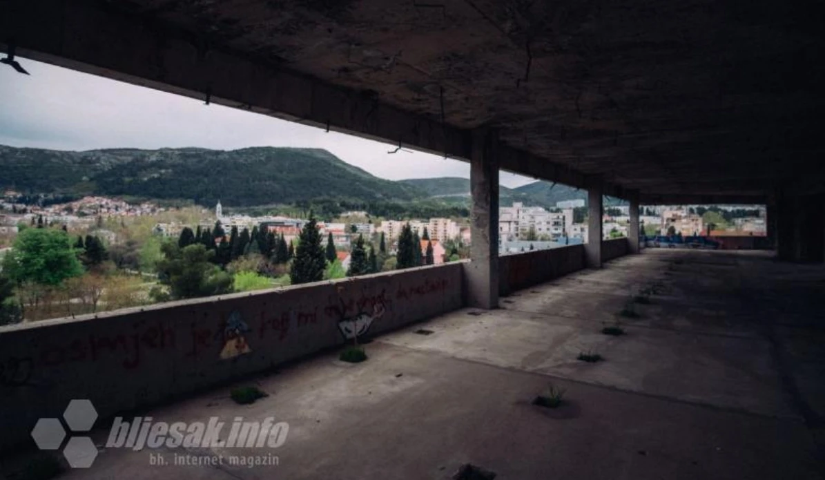 Zgrada Staklene banke u Mostaru