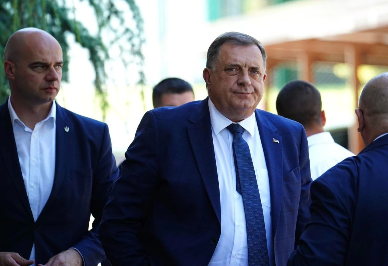 Schmidt o smjeni Dodika: Sve opcije su na stolu