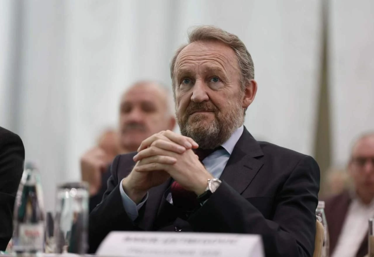 Izetbegović: Međunarodna zajednica 'gura' to da Čović i Dodik upravljaju državom!