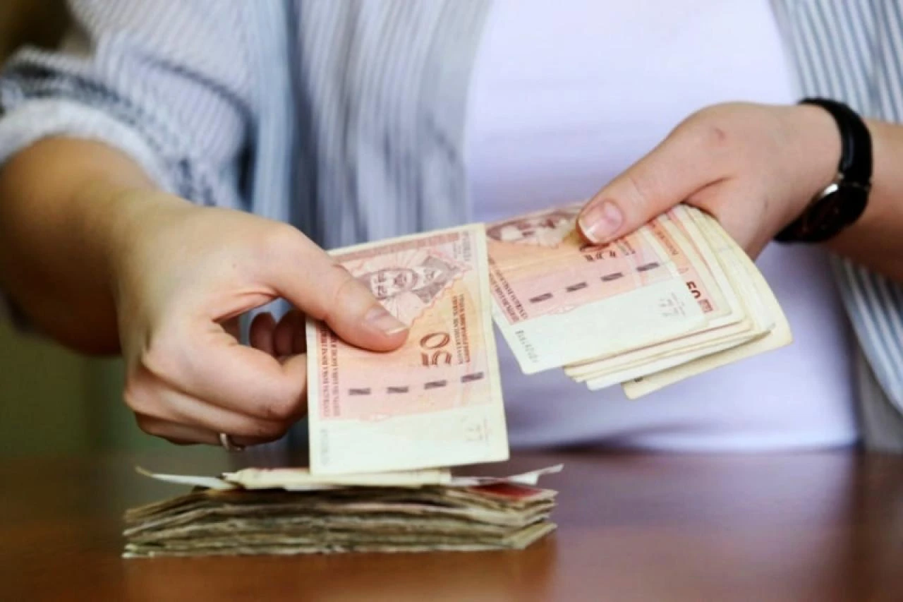 Zaduženost Federacije po glavi stanovnika skoro dvostruko manja nego u RS