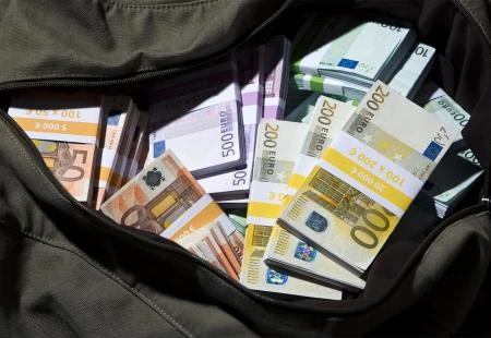 Mostar: Iz hodnika obiteljske kuće ukradena torba s većom količinom novca