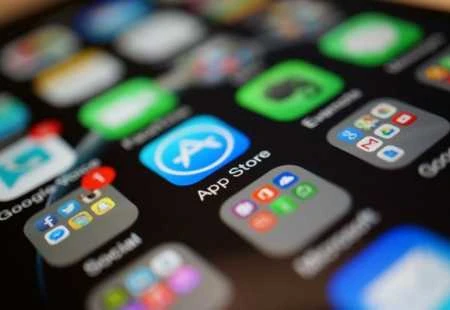 Apple vratio "ruski Facebook" u App Store