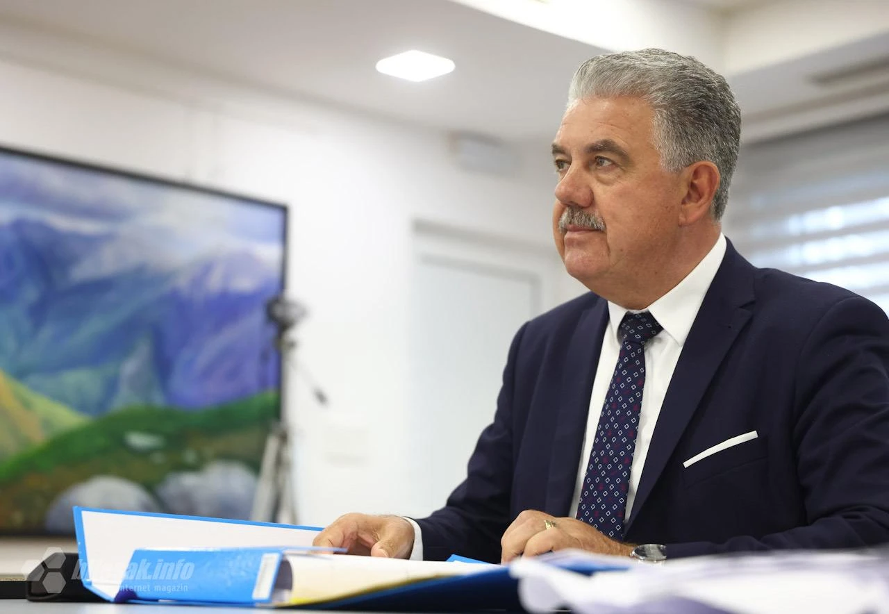 Herceg najavio besplatne udžbenike svima