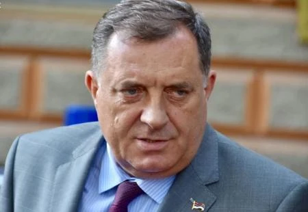 Dodik novinaru o upotrebi vojske: Nemoguće bez mog glasa
