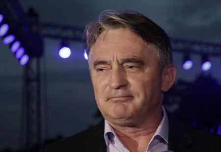 Komšić o disoluciji: Isključivo puškama, tenkovima i topovima