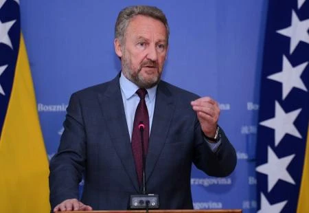 Izetbegović: Želim dobre odnose s modernom Srbijom, ali revizija mora ići dalje