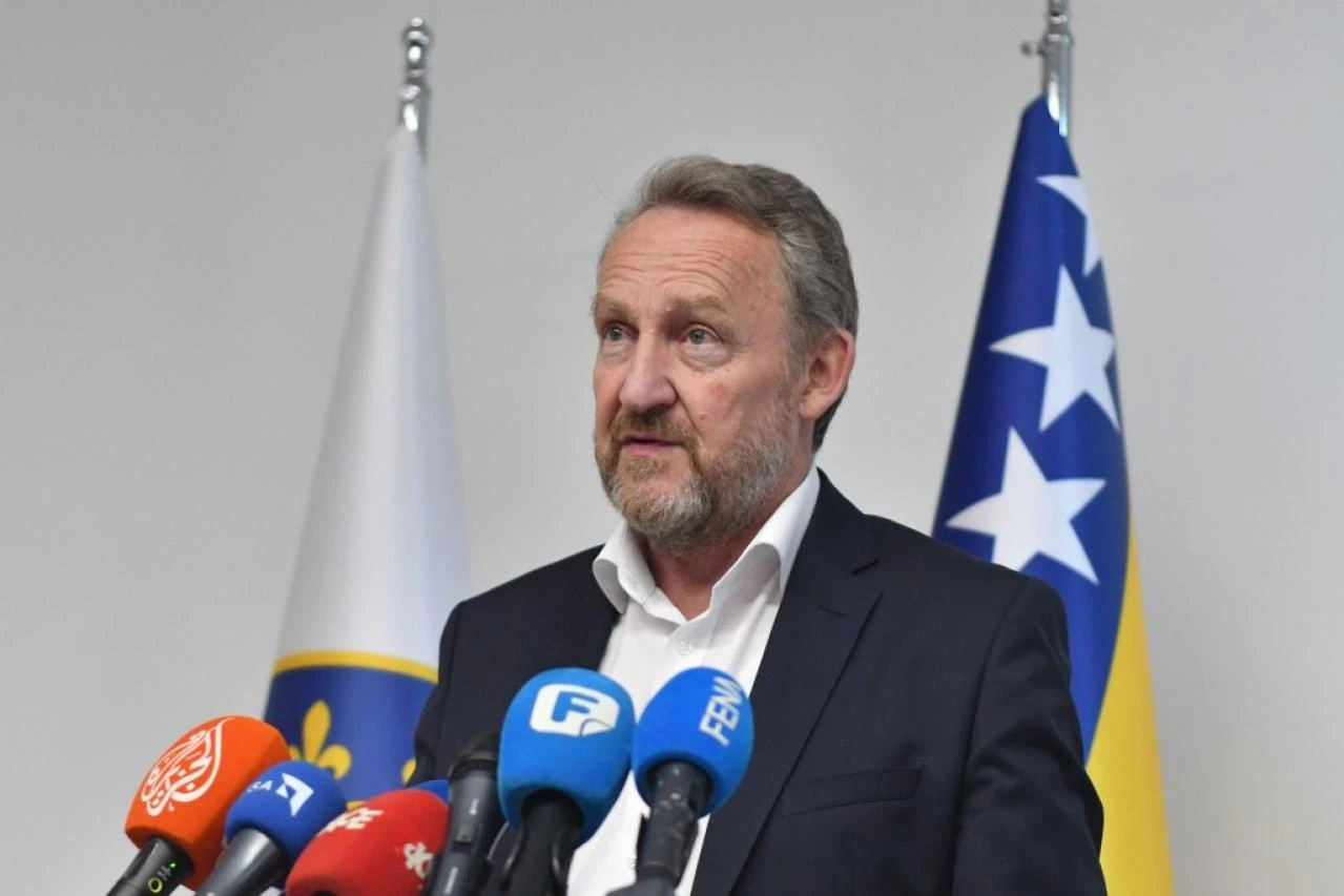 Izetbegović: Presuda Mladiću treba pomoći i srpskom narodu 