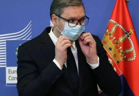 Vučić časti: 25 eura za svakog cijepljenog