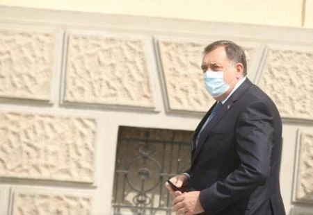 Obitelj Dodik dobila državnu pomoć za nabavku traktora