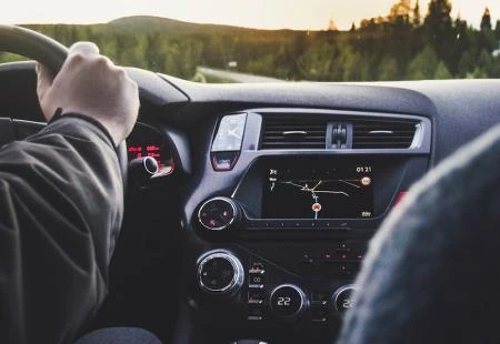 Pažnja na učestale odrone zemlje ili kamenja na putevima